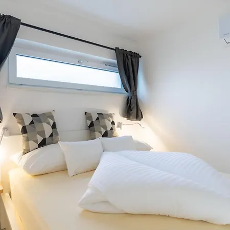 Apartment Izi