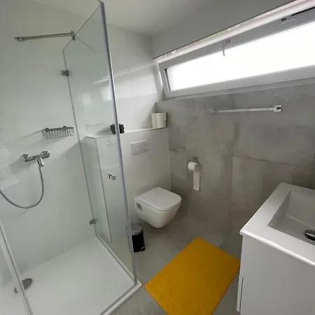 Apartment Izi *